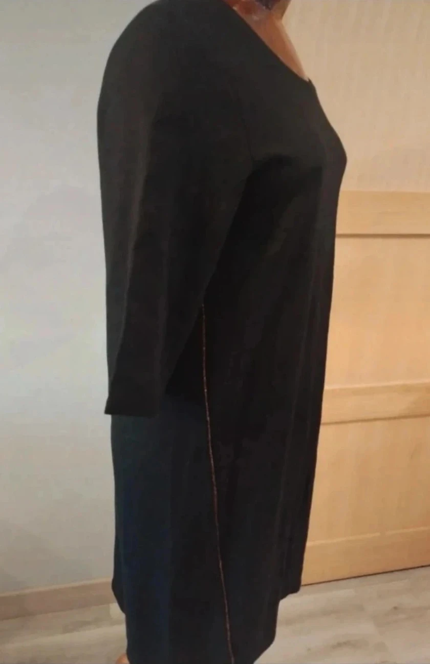 Vestido preto com detalhe dourado em cada lado CKS T40 novo – photo 3
